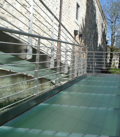 begehbares Glas